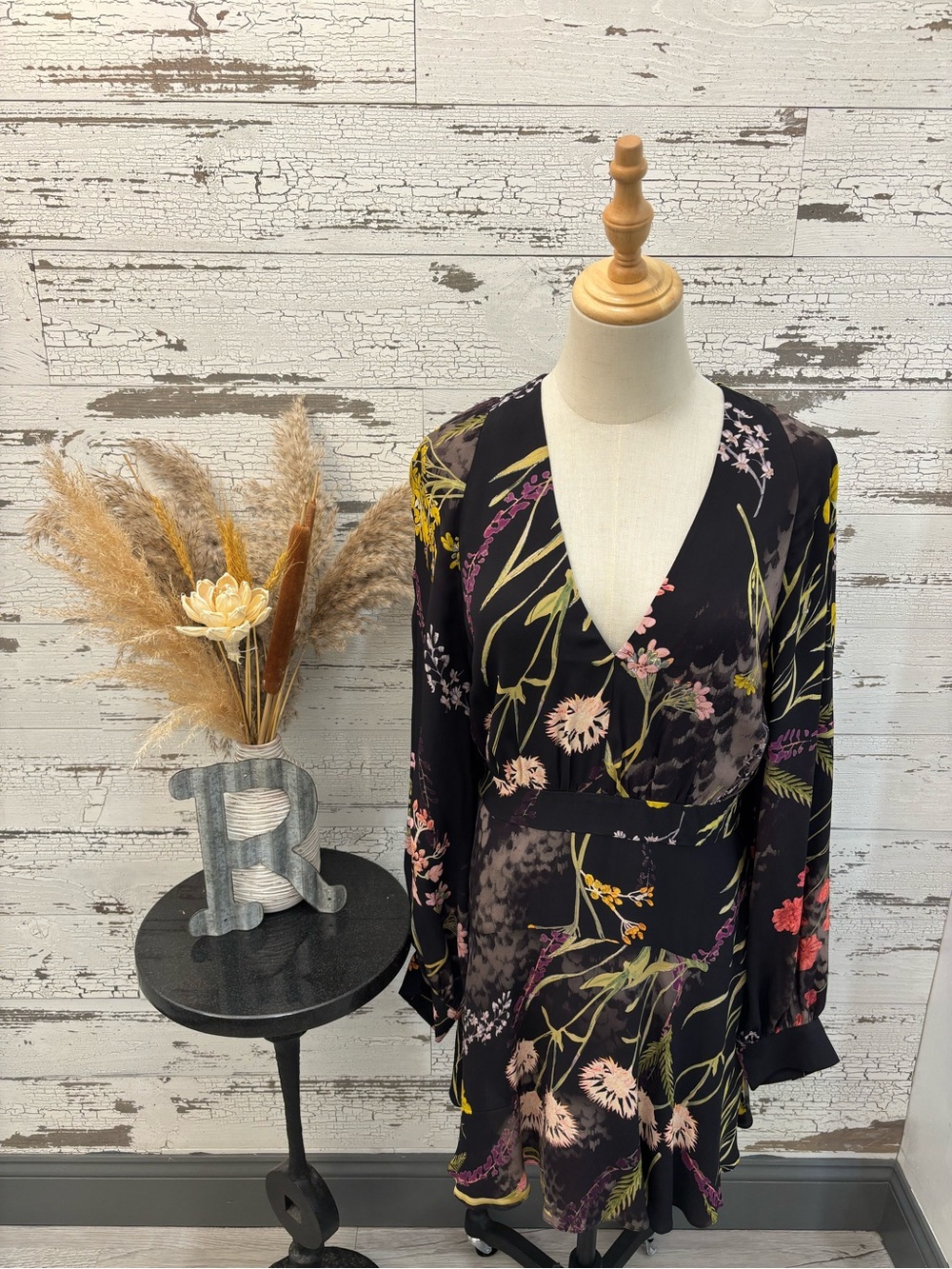 Reiss NWT Black Floral V-Neck Tunic with Pink and Green Accents